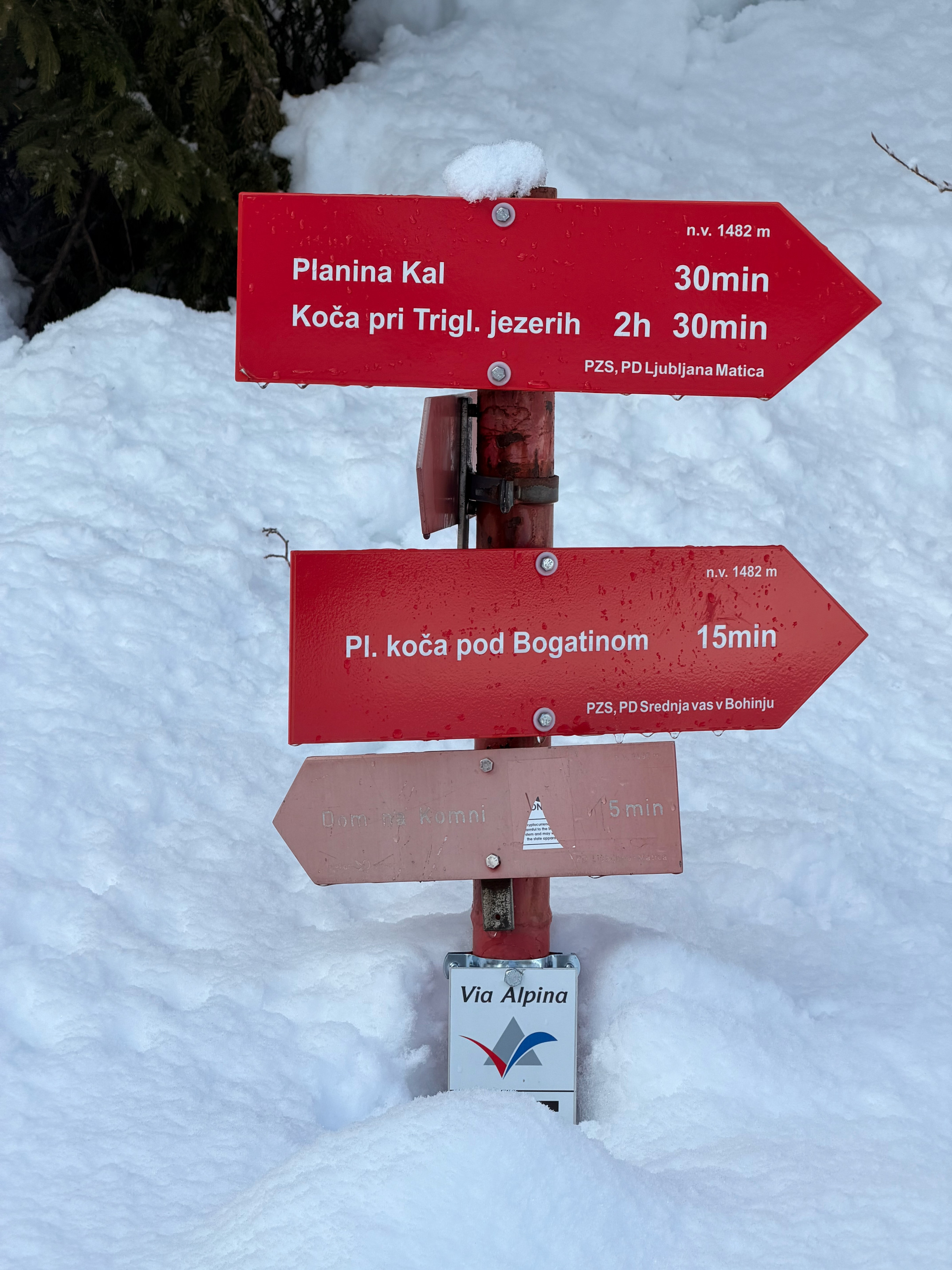 Koča pod Bogatinom – fotografija s poti