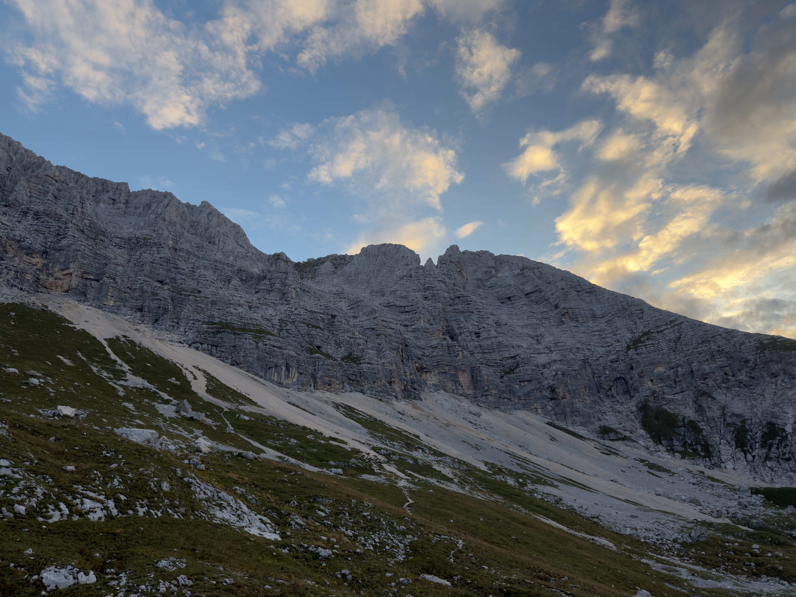 Montaž / Jôf di Montasio – fotografija s poti