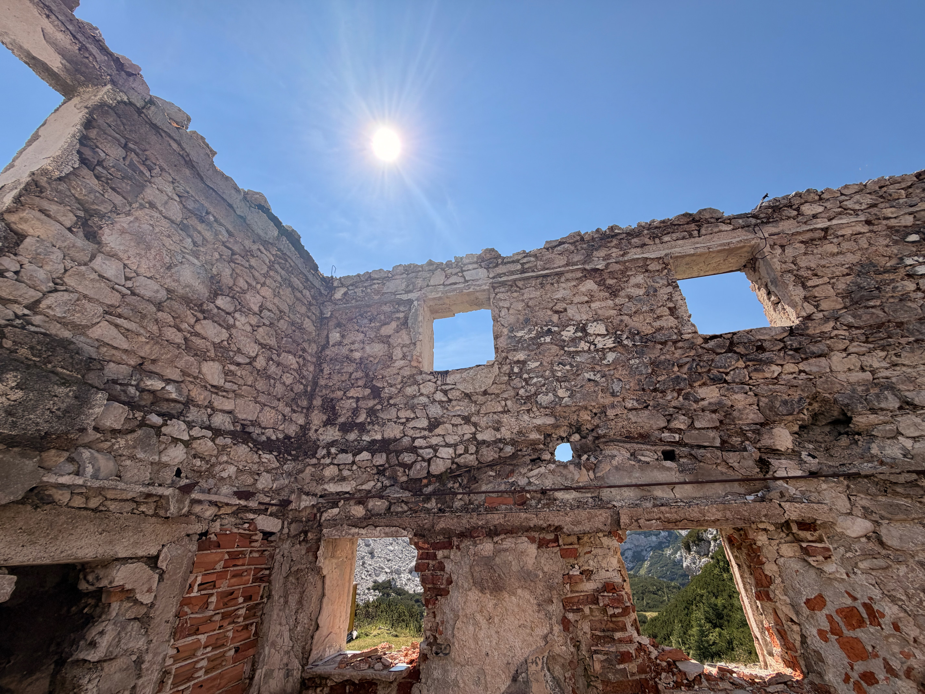 Ojstrica – fotografija s poti
