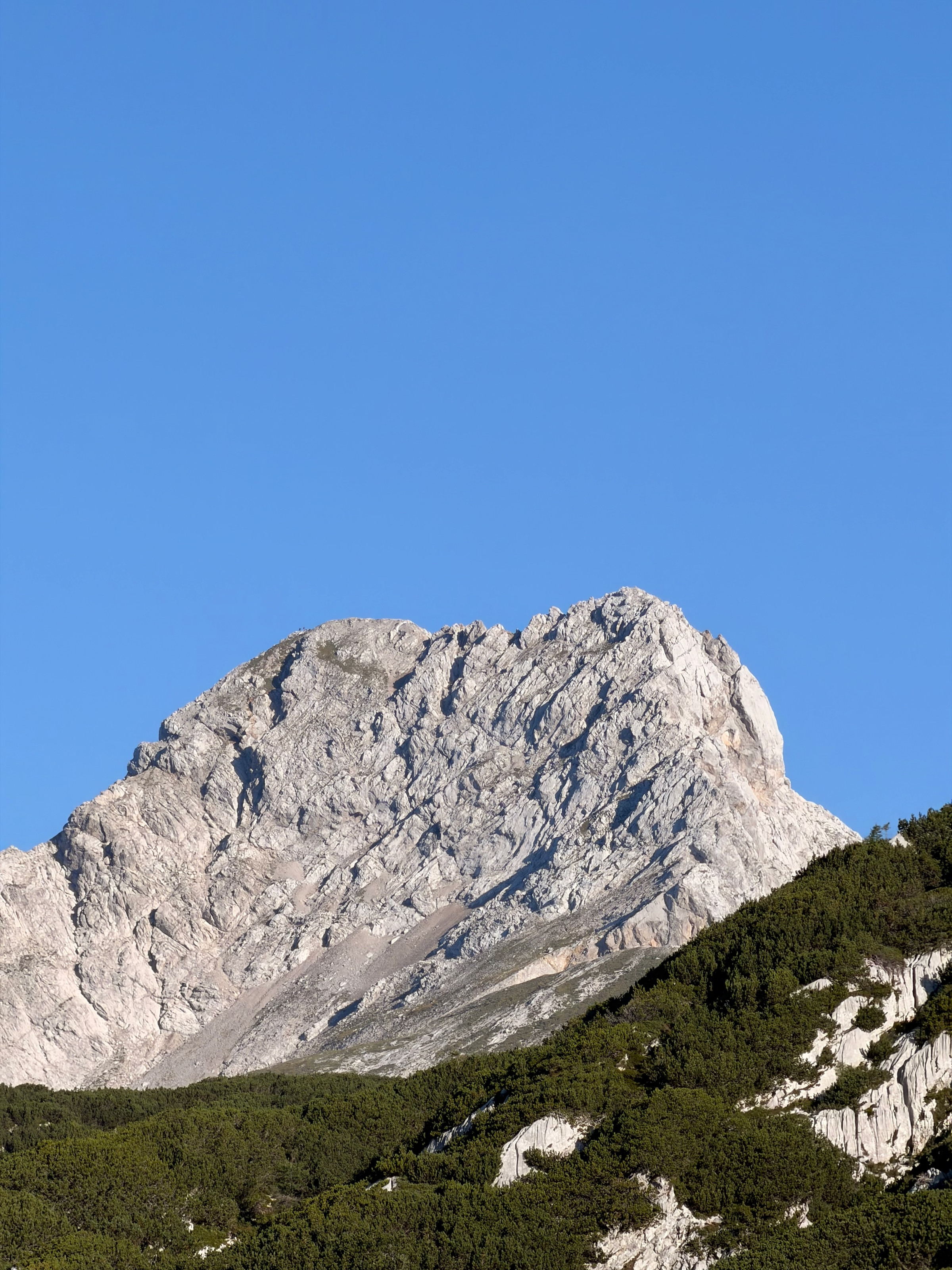 Ojstrica – fotografija s poti